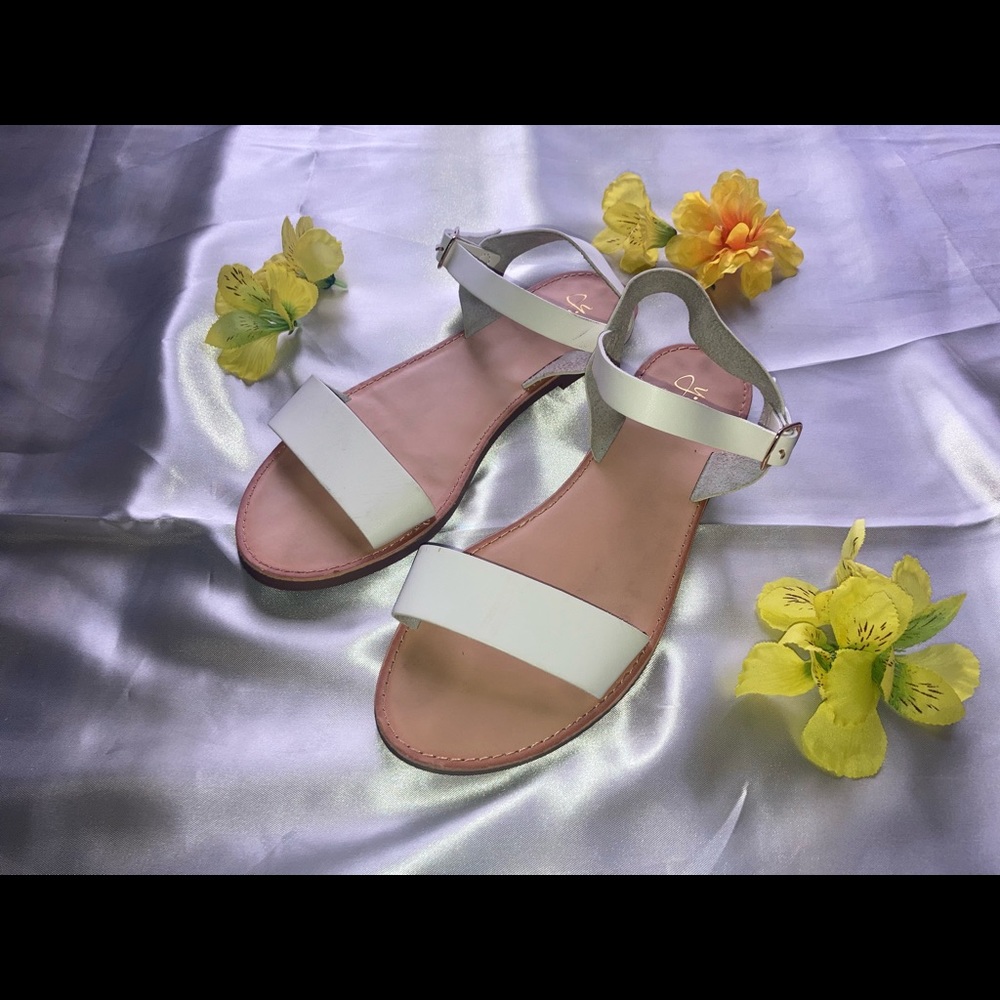 White Sandals | NWOT❗️